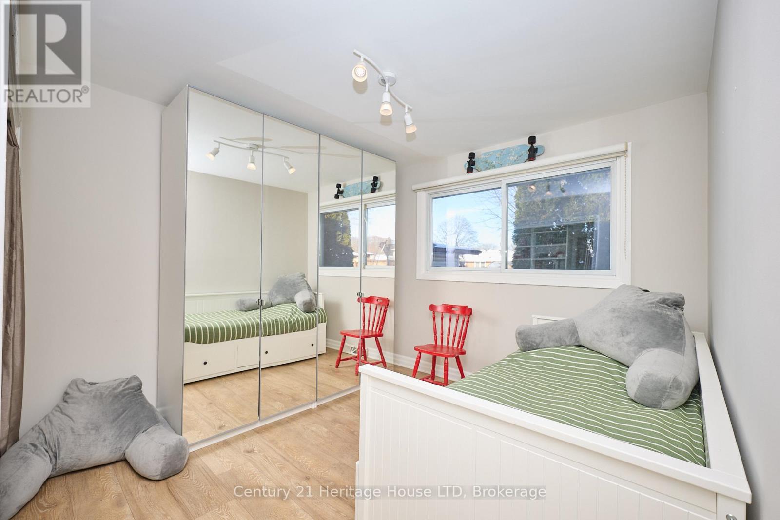 6887 Fairlawn Crescent, Niagara Falls, Ontario  L2G 5B1 - Photo 10 - X12614056