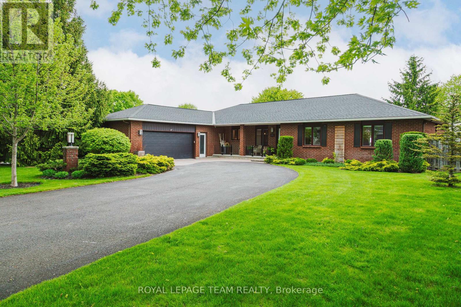 1085 Lena Avenue, Ottawa, Ontario  K4M 1E7 - Photo 1 - X12758534