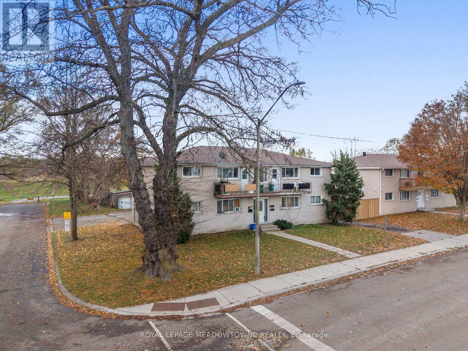 94 Sixth Avenue, Brantford, Ontario  N3S 1B2 - Photo 3 - X12758662