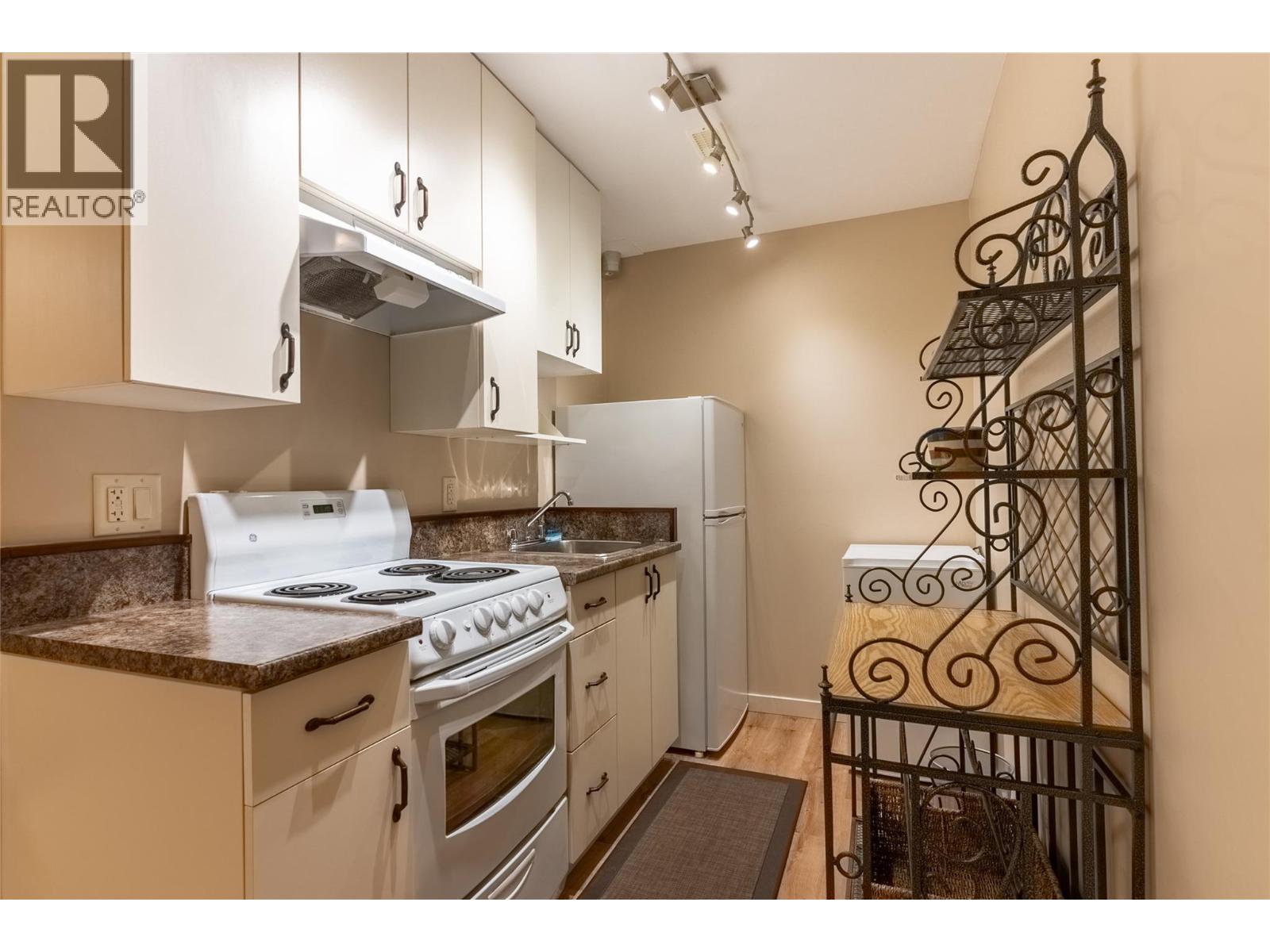 2595 Talbot Drive, Kamloops, British Columbia  V1S 2B2 - Photo 28 - 10374601