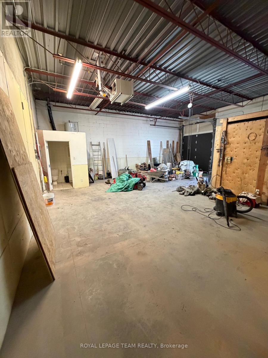 11 - 174 Colonnade Road, Ottawa, Ontario  K2E 7J5 - Photo 3 - X12758876