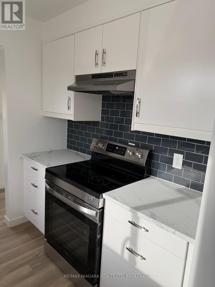 8006 Paddock Trail Drive, Niagara Falls (Ascot), Ontario  L2H 1X2 - Photo 18 - X12757156