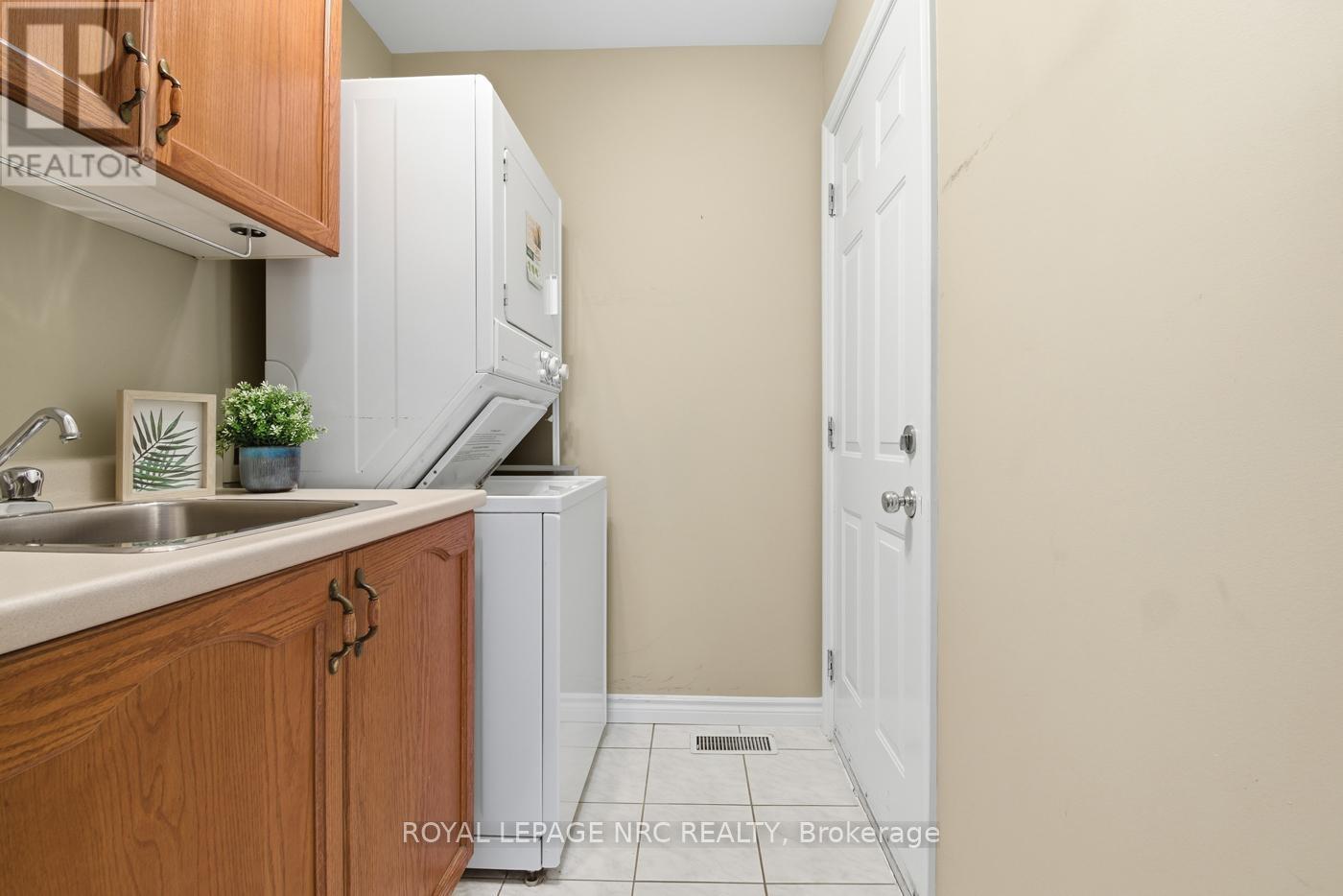 12 Kinsman Court, Pelham, Ontario  L3E 0L1 - Photo 13 - X12757100