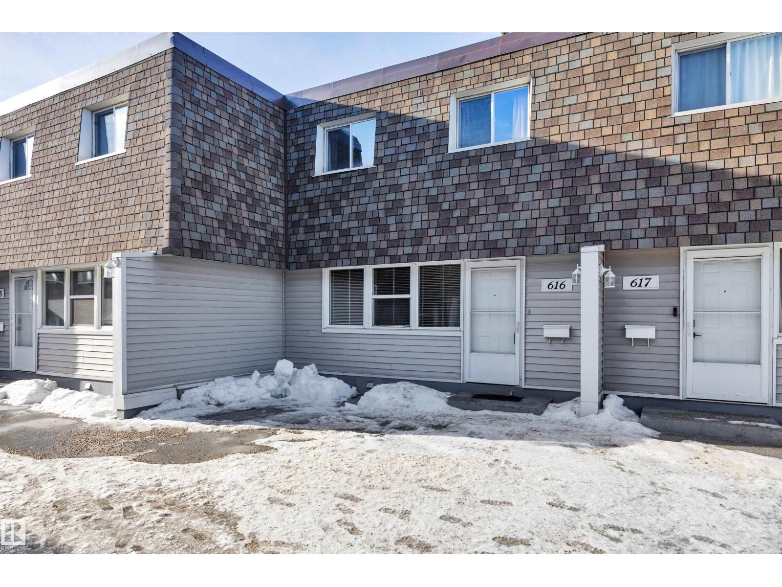 616 Village On The Green Gr Nw, Edmonton, Alberta T5A 1H2 - Photo 1 - E4472232