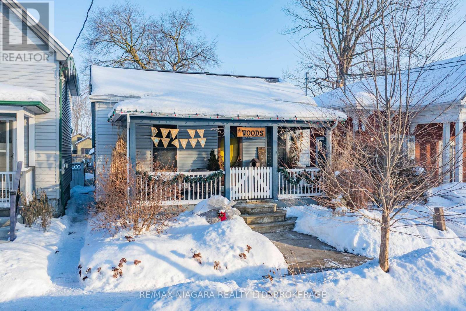 111 Louisa Street, St. Catharines, Ontario  L2R 2K2 - Photo 1 - X12757608