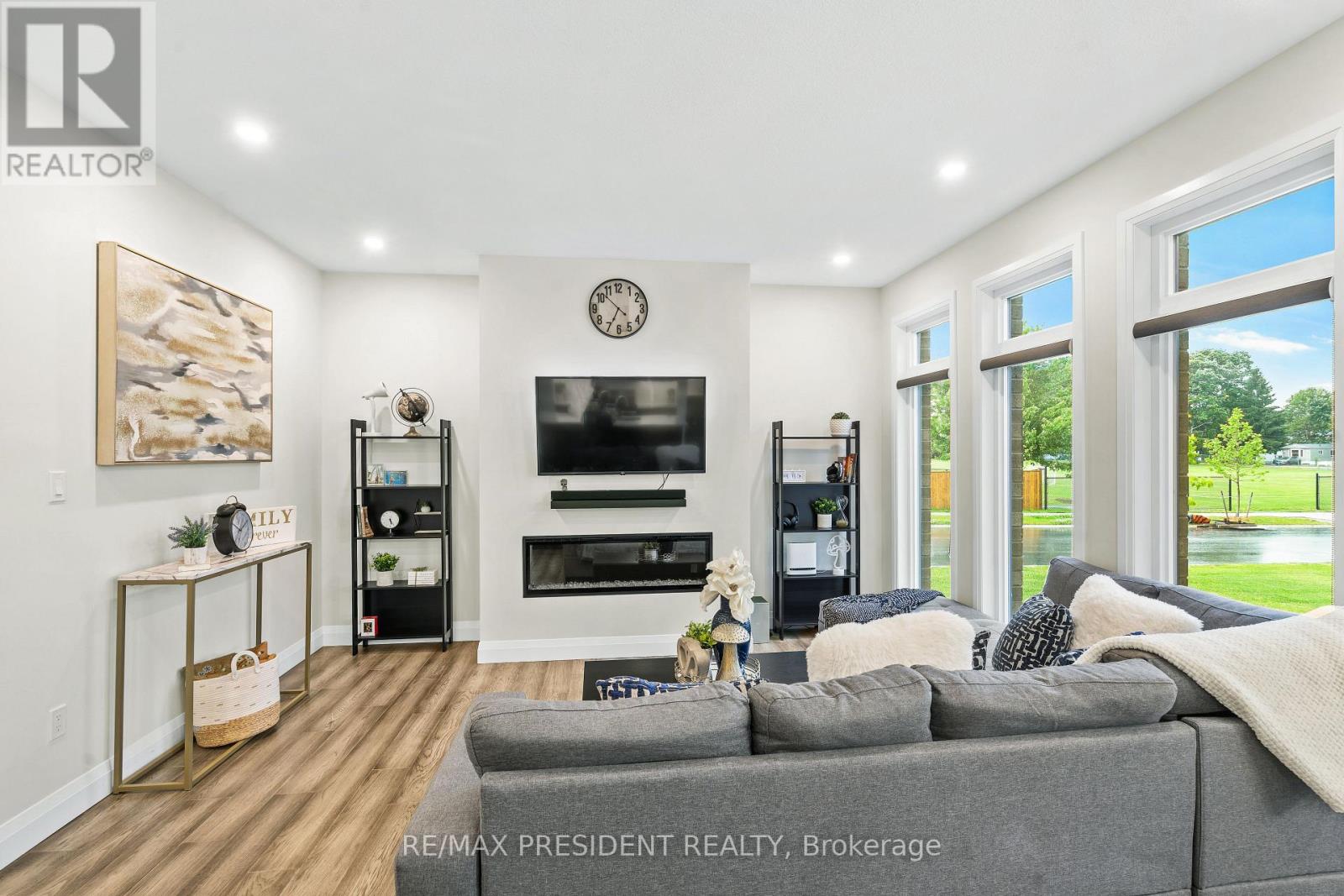 Photo 12 of 39 for 191 Foxborough Place