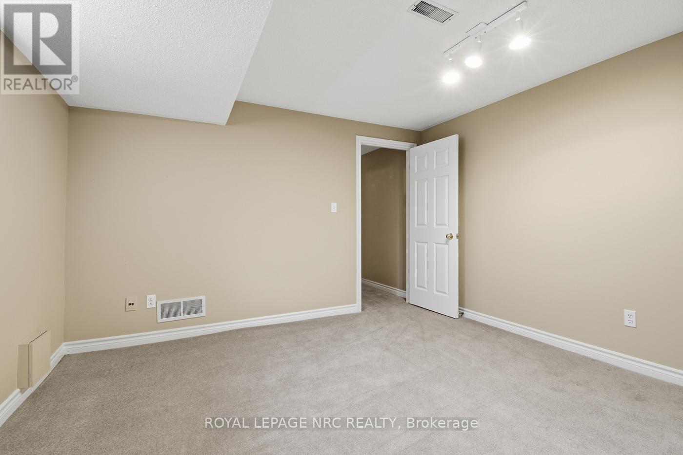 12 Kinsman Court, Pelham, Ontario  L3E 0L1 - Photo 40 - X12757100