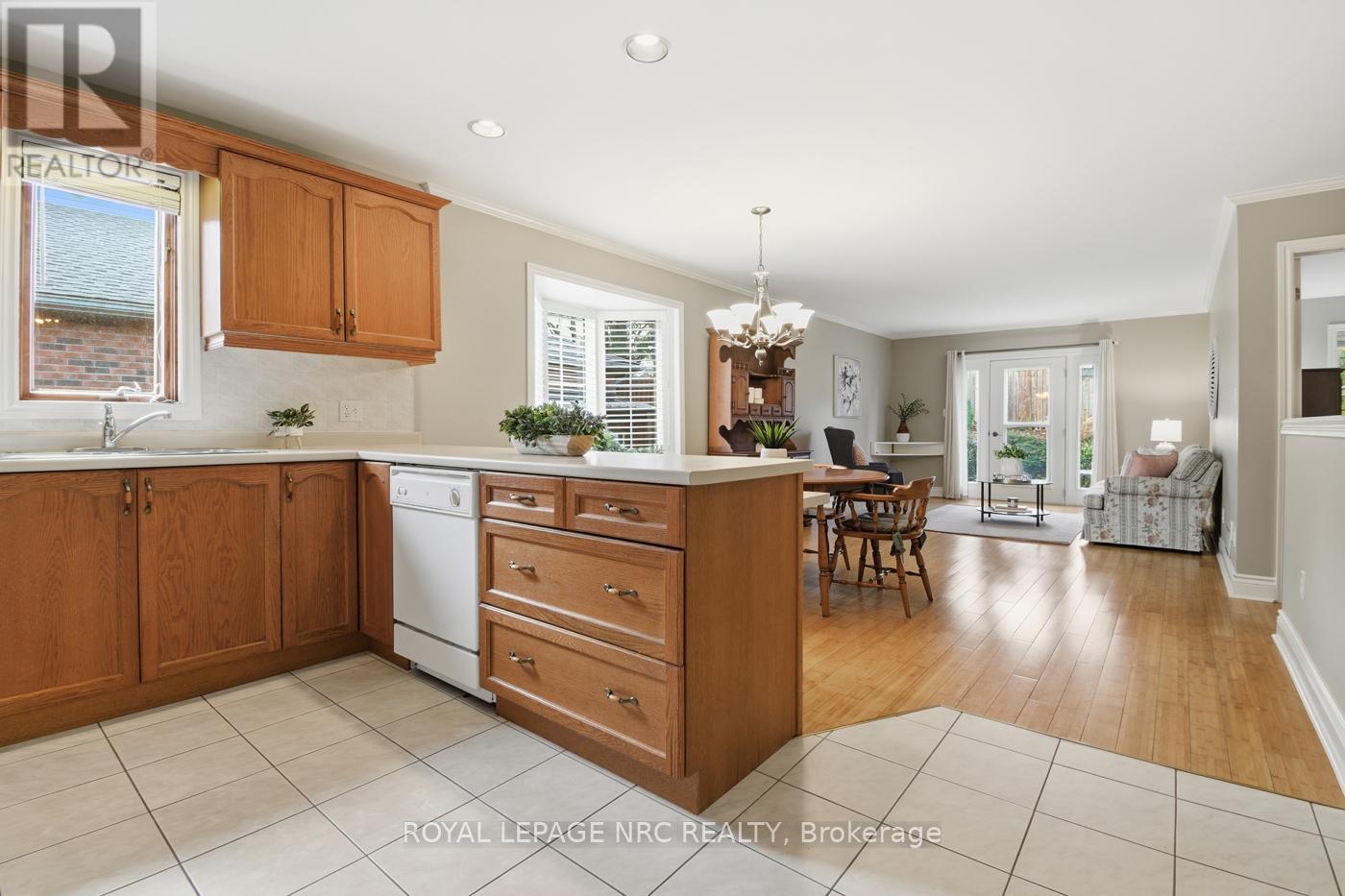 12 Kinsman Court, Pelham, Ontario  L3E 0L1 - Photo 10 - X12757100