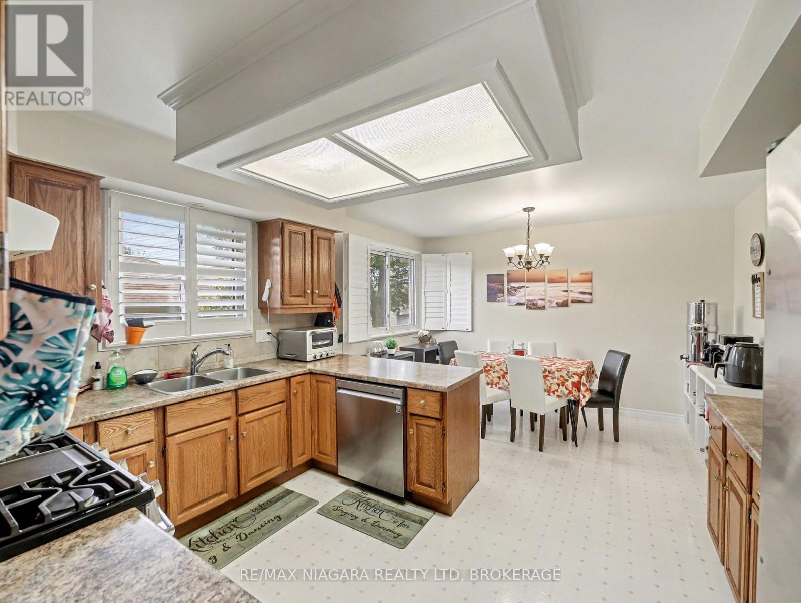 6753 Buckingham Drive, Niagara Falls, Ontario  L2H 2S2 - Photo 13 - X12758696