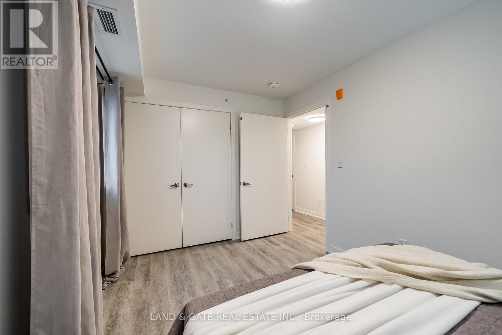 401 - 976 Simcoe Street N, Oshawa, Ontario  L1G 4W4 - Photo 15 - E12759150