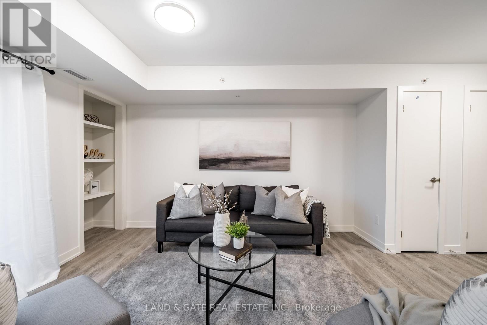 401 - 976 Simcoe Street N, Oshawa, Ontario  L1G 4W4 - Photo 3 - E12759150