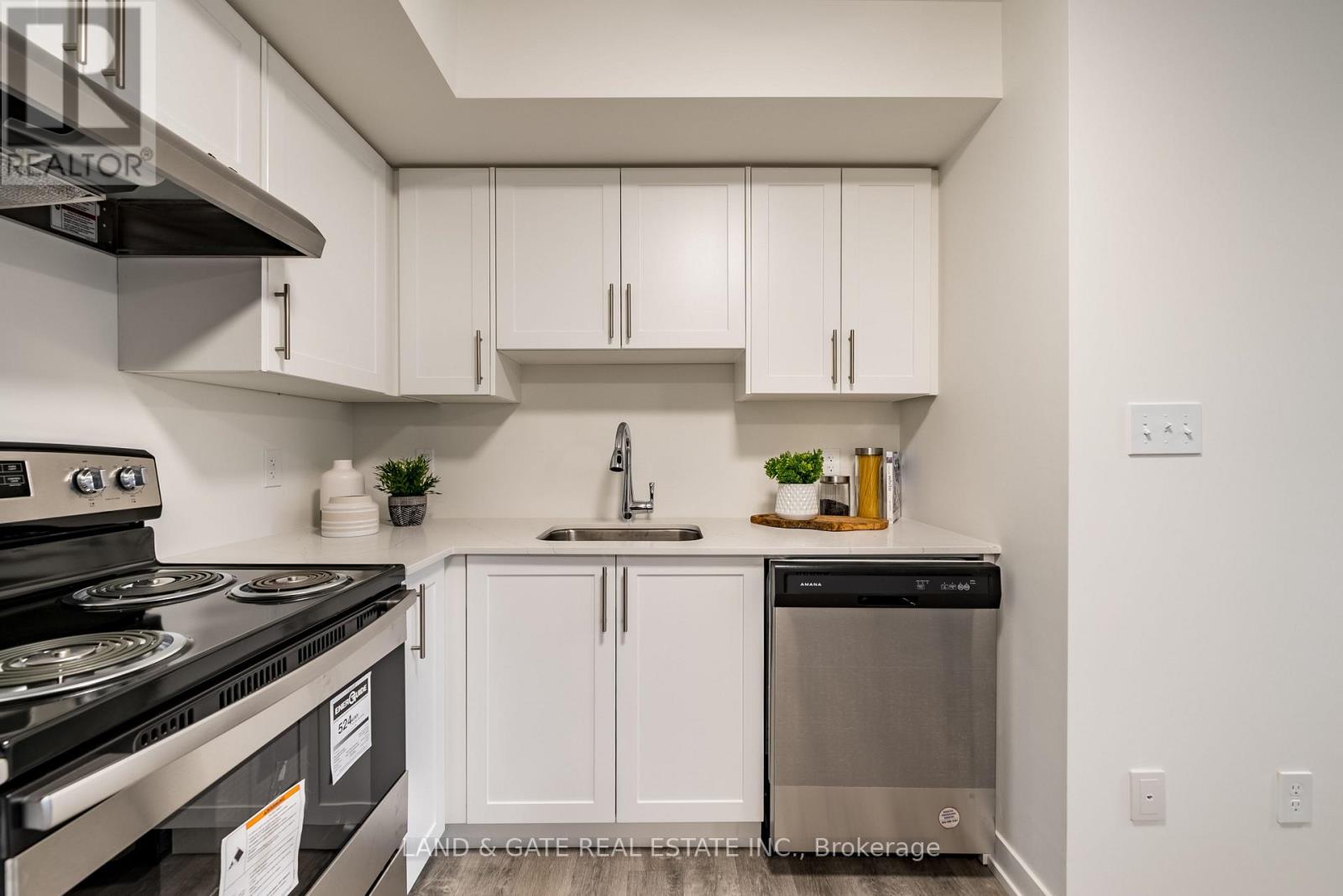 401 - 976 Simcoe Street N, Oshawa, Ontario  L1G 4W4 - Photo 6 - E12759150