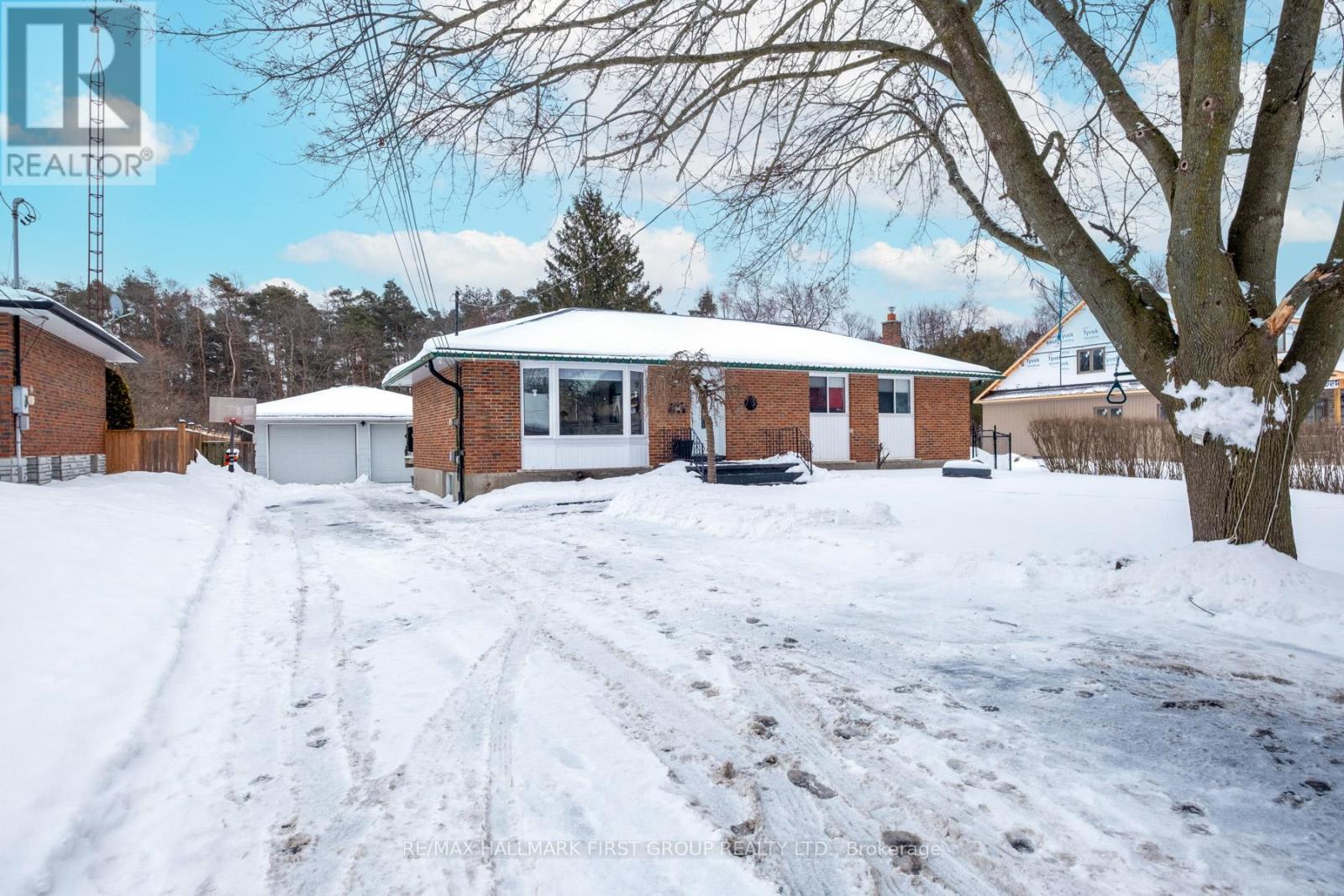 23 Eastwood Avenue, Oshawa, Ontario  L1G 3Y5 - Photo 3 - E12759180