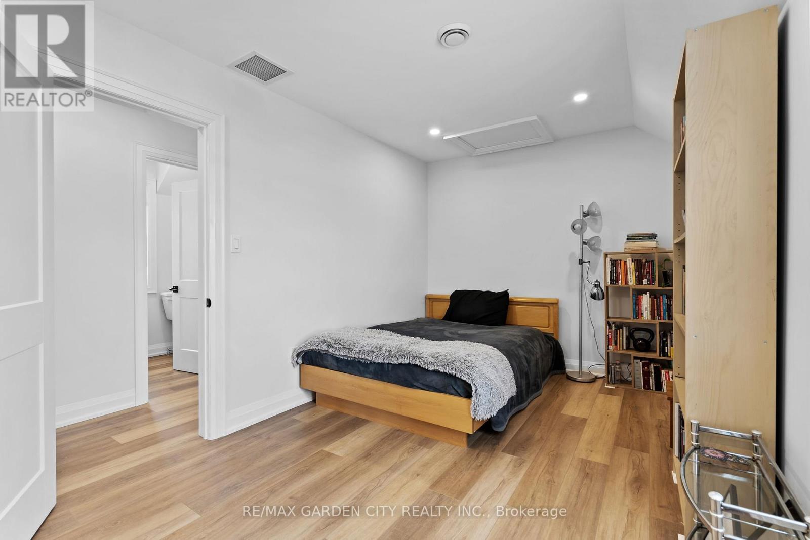 64 Vale Avenue, St. Catharines, Ontario  L2R 1T6 - Photo 16 - X12758870