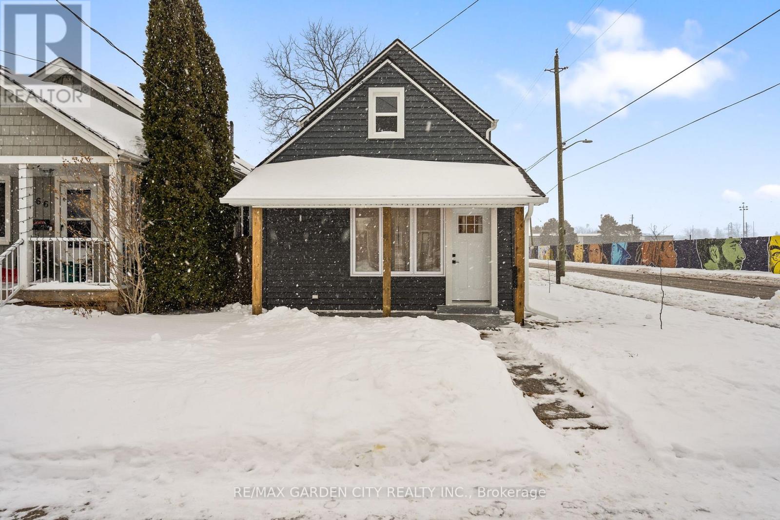 64 Vale Avenue, St. Catharines, Ontario  L2R 1T6 - Photo 3 - X12758870