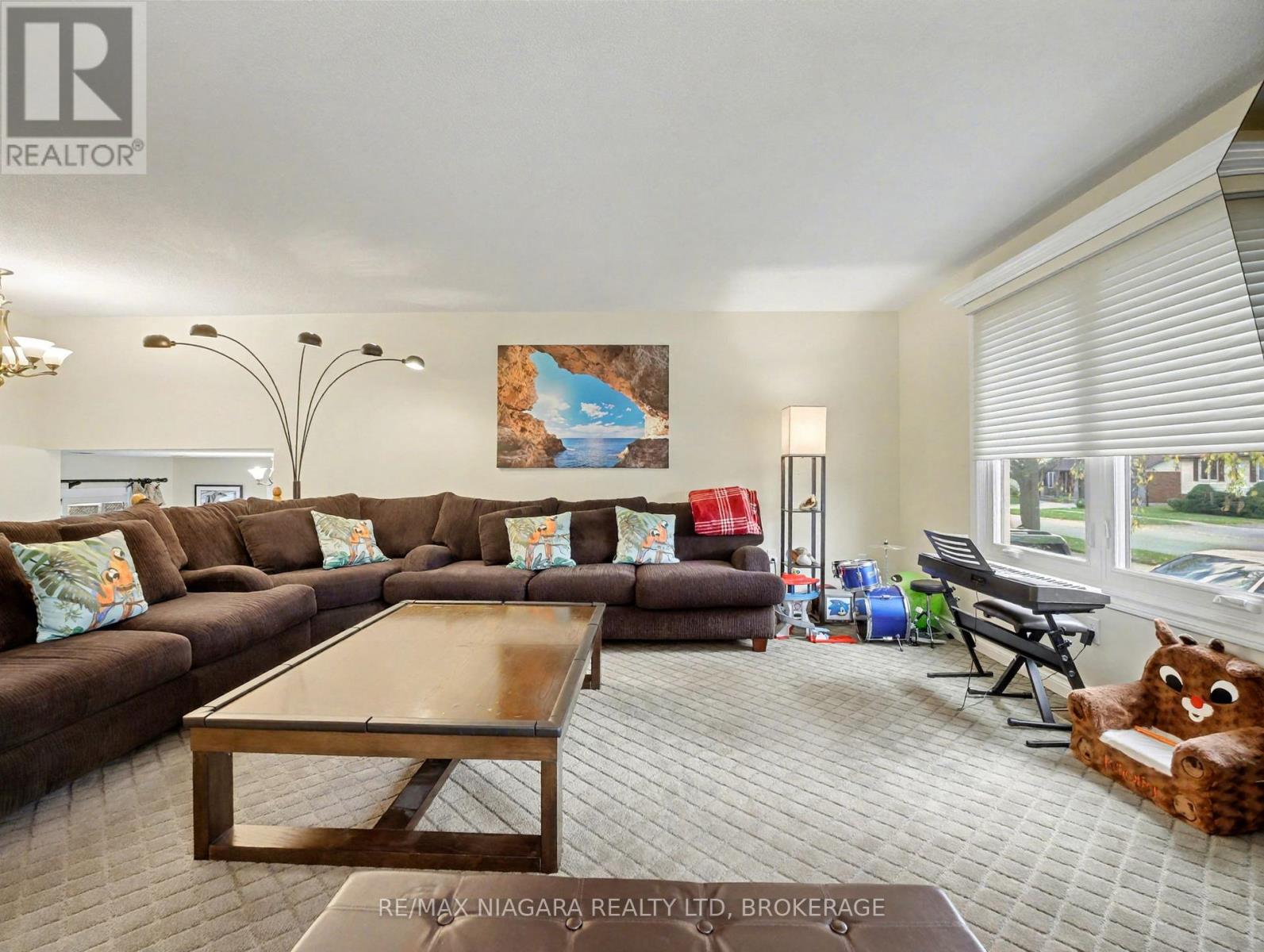 6753 Buckingham Drive, Niagara Falls, Ontario  L2H 2S2 - Photo 7 - X12758696