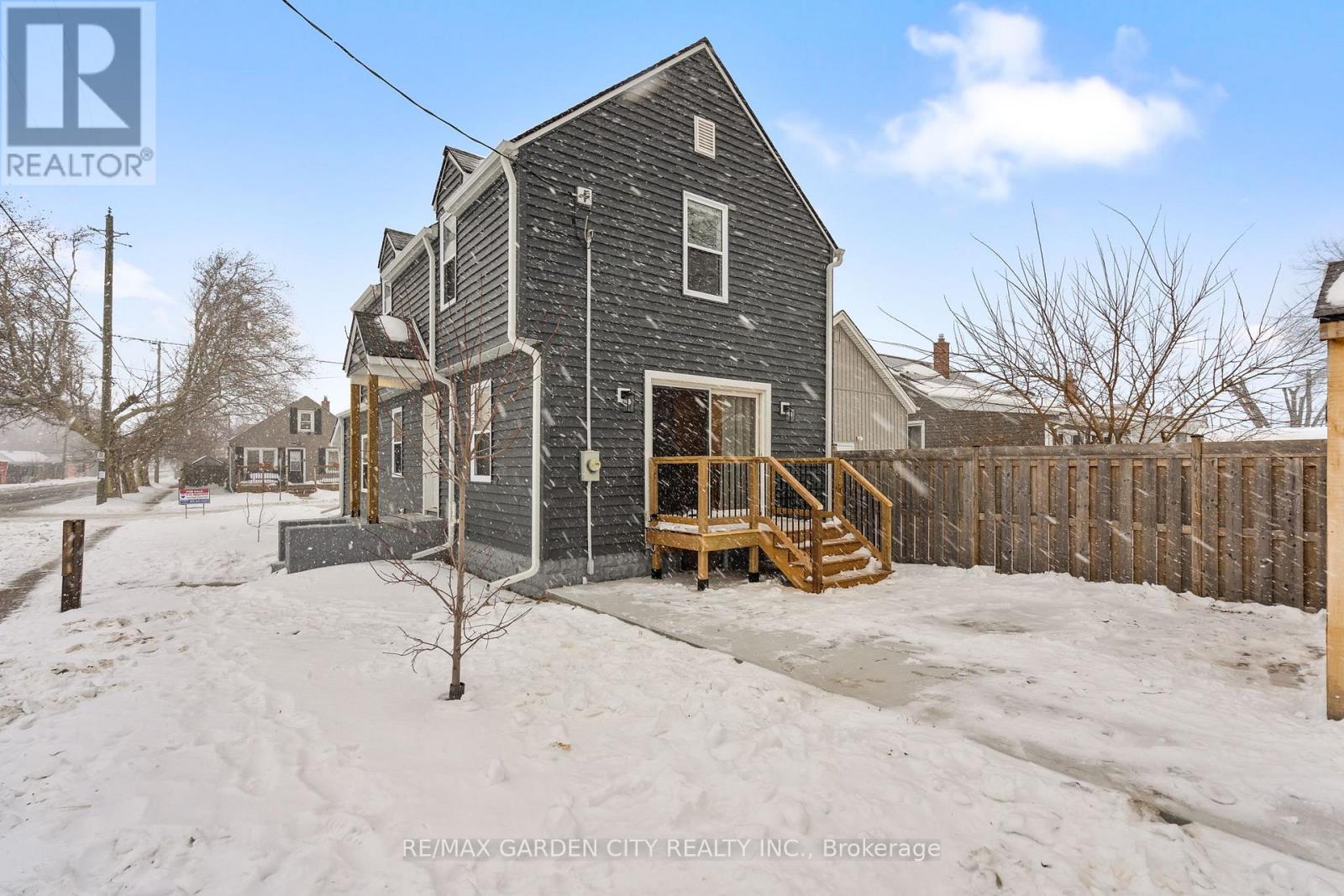 64 Vale Avenue, St. Catharines, Ontario  L2R 1T6 - Photo 4 - X12758870
