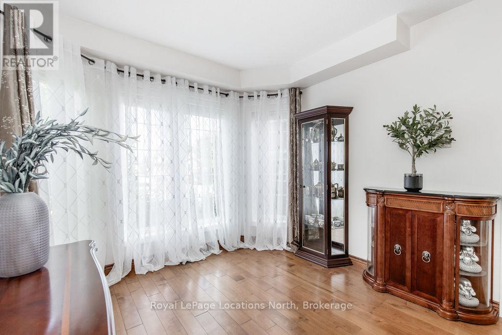 10 Barwick Drive, Barrie (West Bayfield), Ontario  L4N 6Z7 - Photo 9 - S12758386