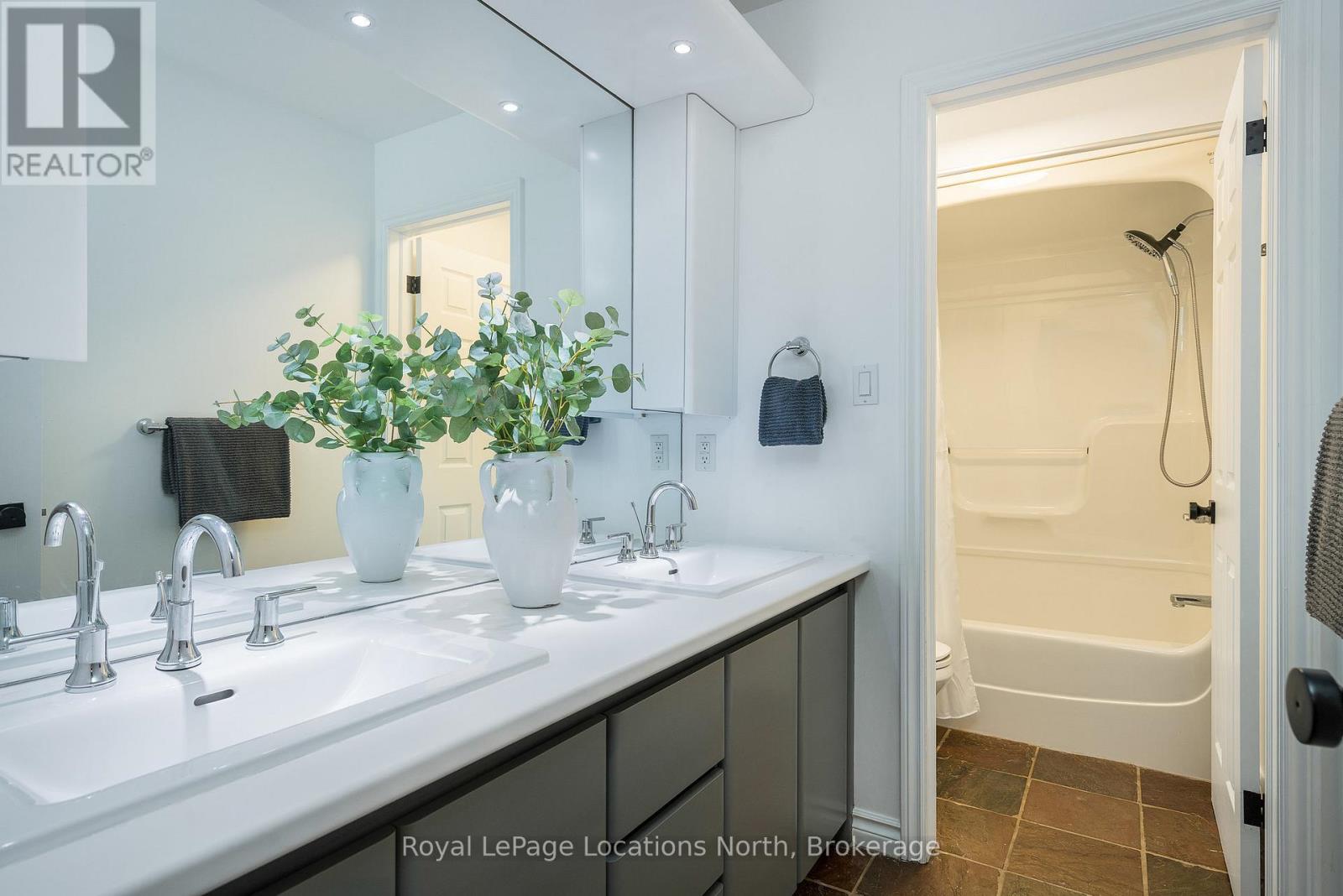 7833 Poplar Side Road, Clearview, Ontario  L9Y 5N4 - Photo 29 - S12758960