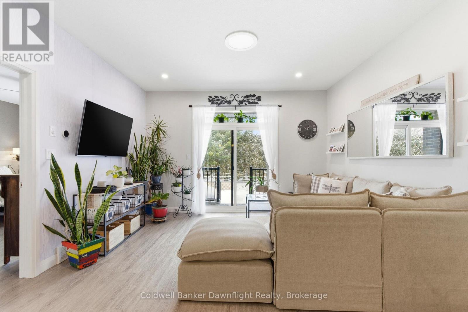 Photo 10 of 46 for 84 Rowe Avenue