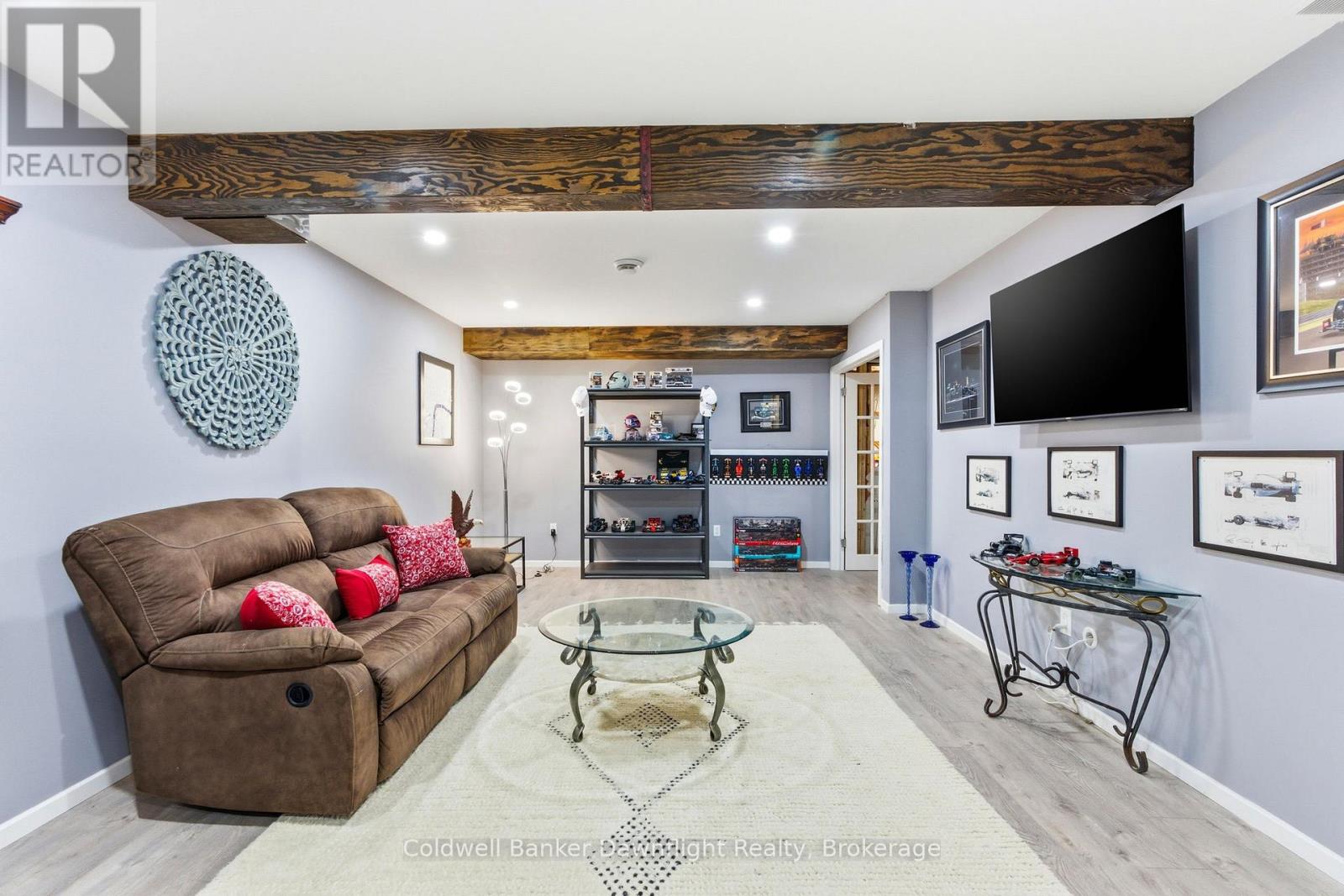 Photo 33 of 46 for 84 Rowe Avenue