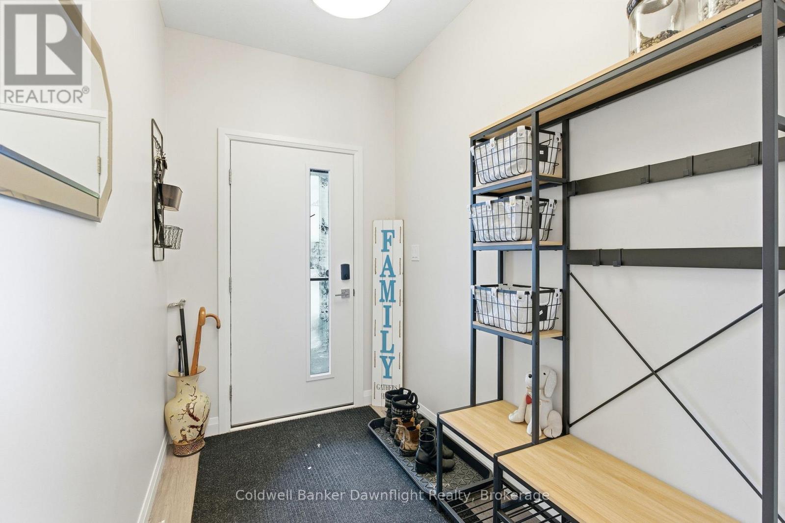 Photo 5 of 46 for 84 Rowe Avenue