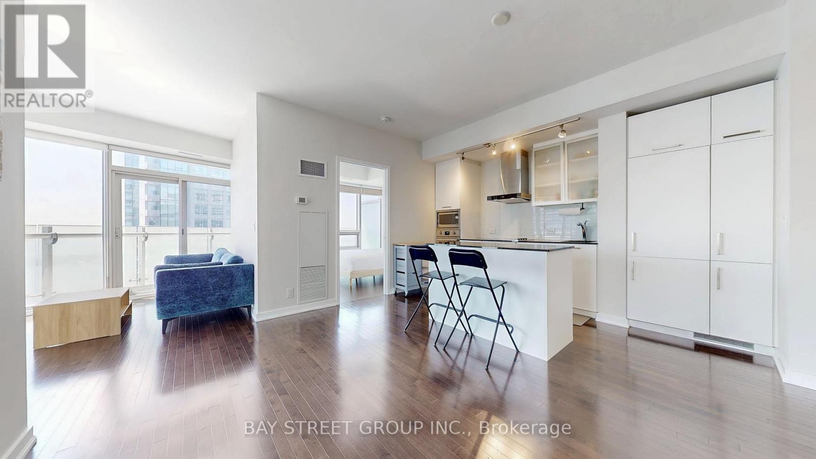 5903 - 14 York Street, Toronto (Waterfront Communities), Ontario  M5J 0B1 - Photo 8 - C12751858