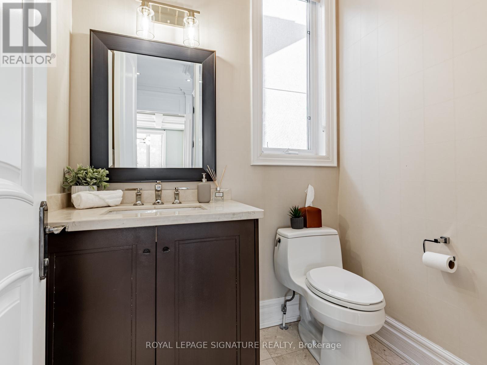 472 Deloraine Avenue, Toronto, Ontario  M5M 2B8 - Photo 20 - C12752188