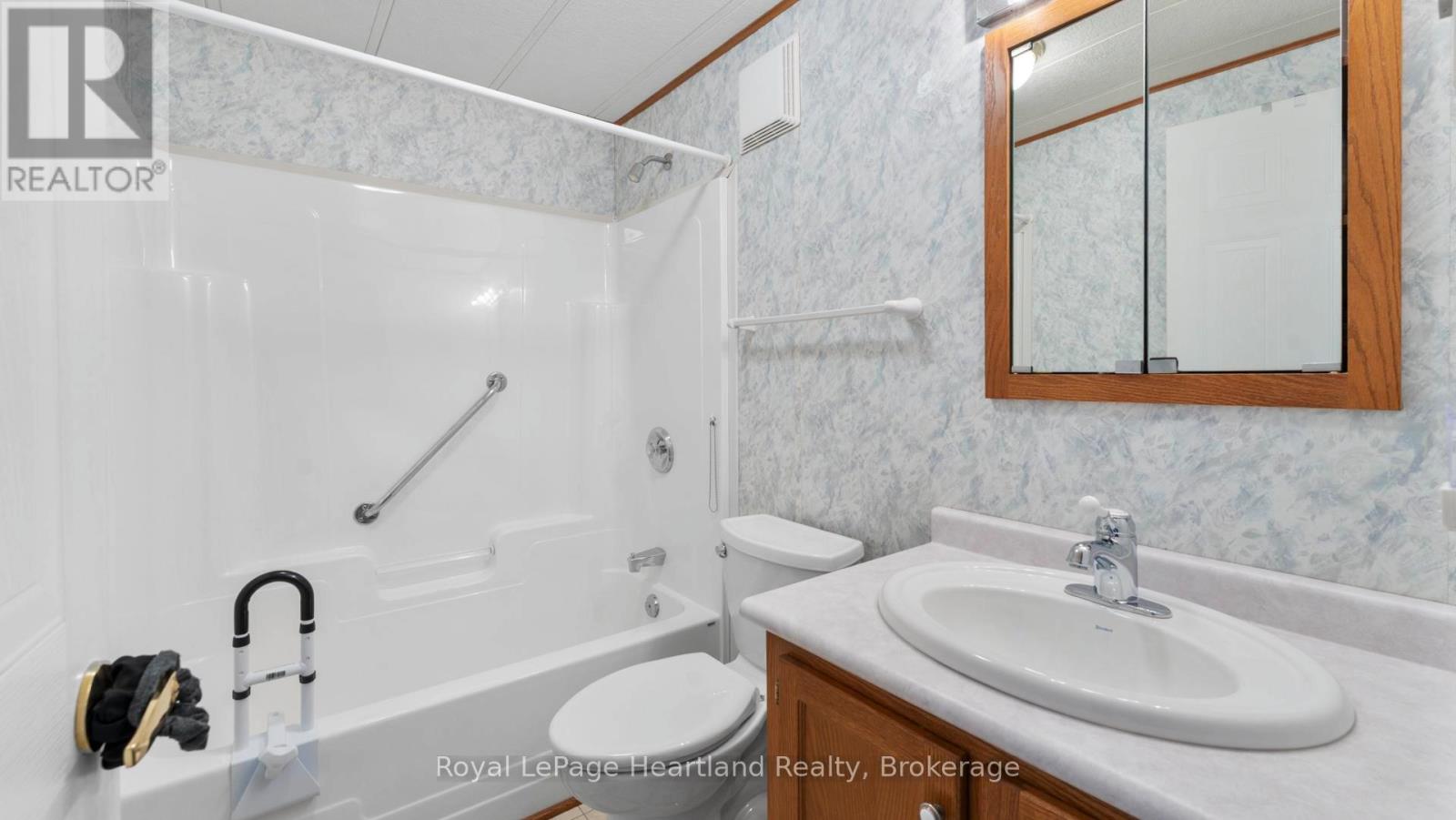 65 Cherokee Lane, Ashfield-Colborne-Wawanosh, Ontario  N7A 3Y2 - Photo 17 - X12758642