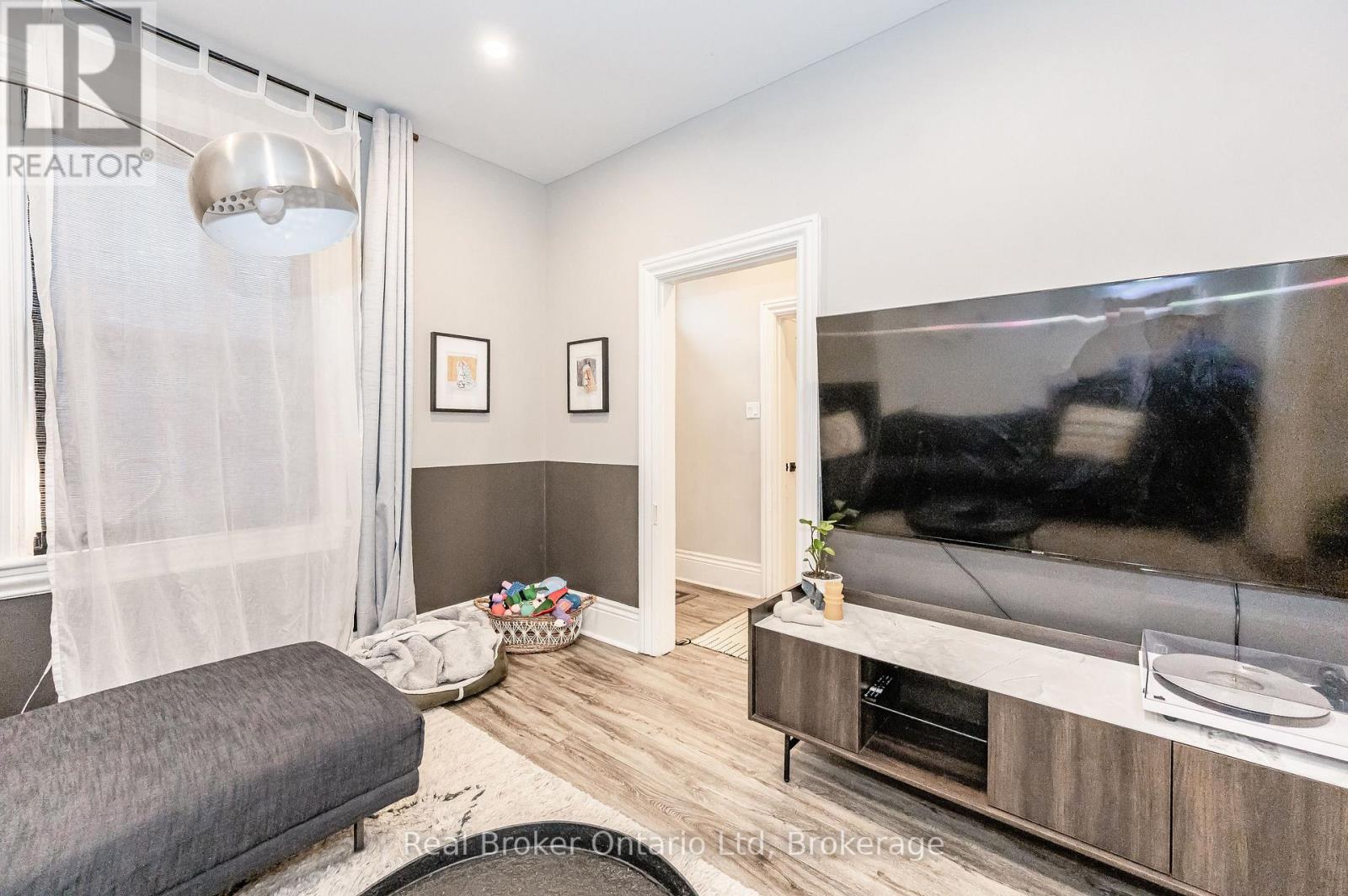 14 Alanson Street, Hamilton (Stinson), Ontario  L8N 1W5 - Photo 8 - X12758950