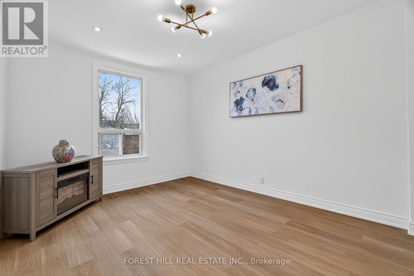 2nd Floor - 7 Ellsworth Avenue, Toronto, Ontario  M6G 2K4 - Photo 13 - C12753406