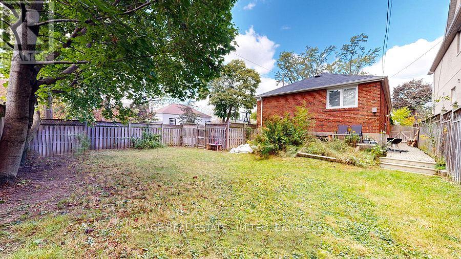 375 Lawrence Avenue W, Toronto, Ontario  M5M 1B8 - Photo 14 - C12753650