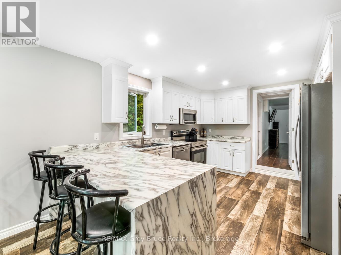 217 Kings Crescent, South Bruce Peninsula, Ontario  N0H 2T0 - Photo 8 - X12758678