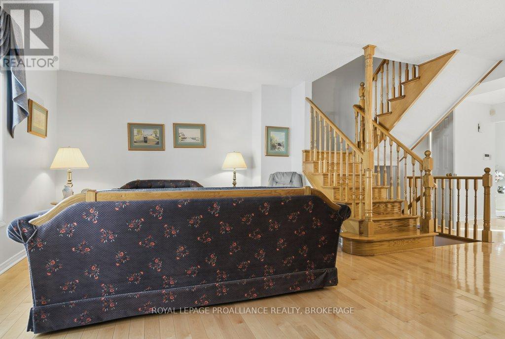 66 - 1 Place D'armes, Kingston (East Of Sir John A. Blvd), Ontario  K7K 6S4 - Photo 8 - X12758864