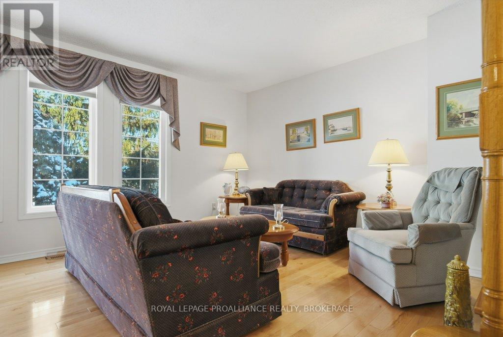 66 - 1 Place D'armes, Kingston (East Of Sir John A. Blvd), Ontario  K7K 6S4 - Photo 7 - X12758864