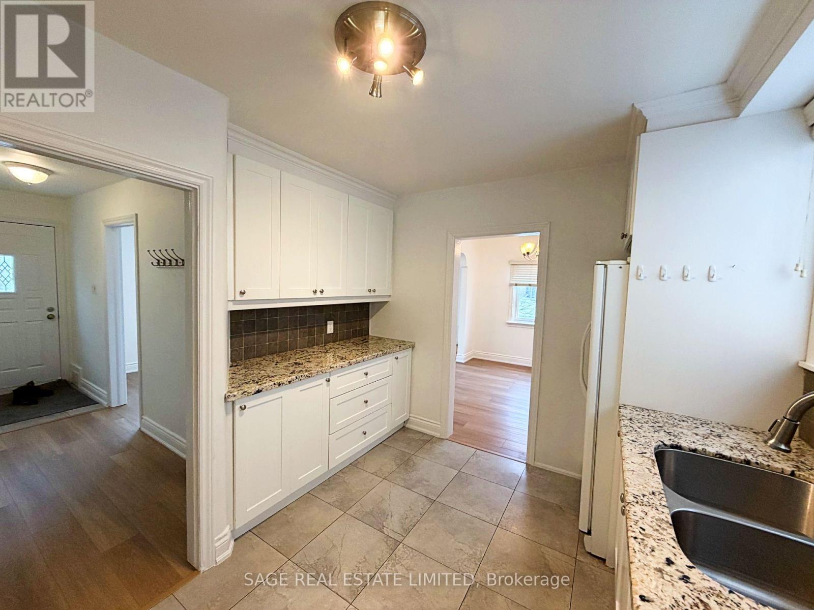 375 Lawrence Avenue W, Toronto, Ontario  M5M 1B8 - Photo 4 - C12753650