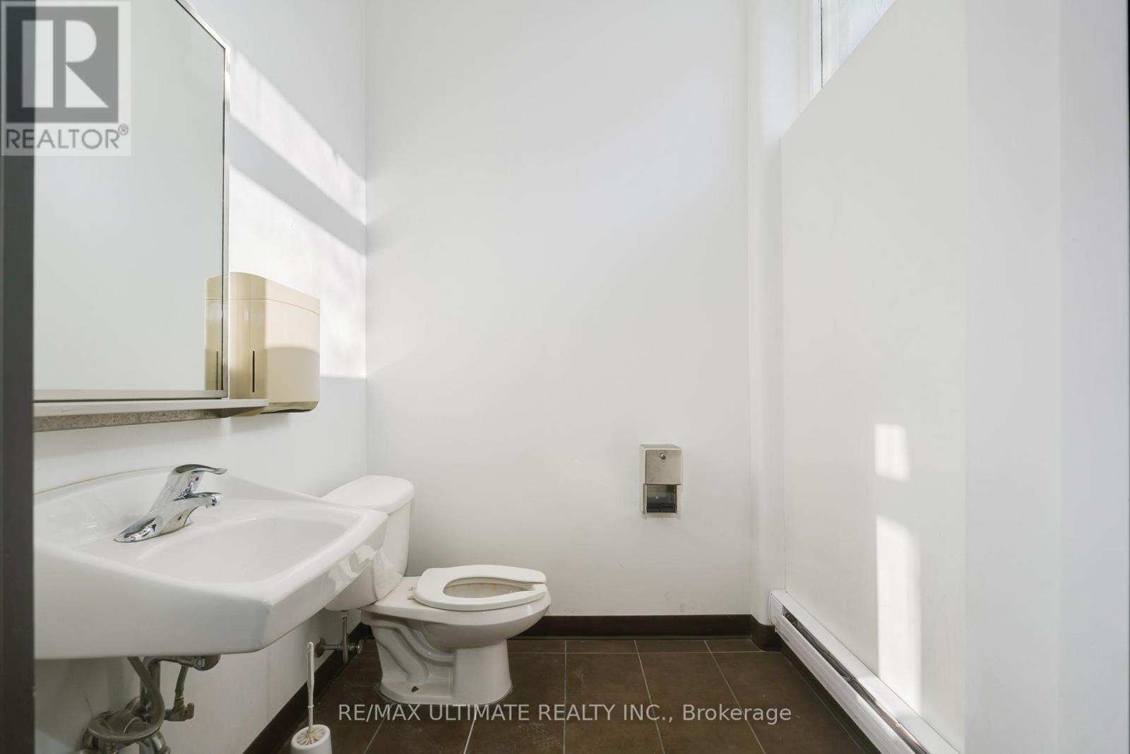 945 College Street, Toronto, Ontario  M6H 1A6 - Photo 19 - C12752850