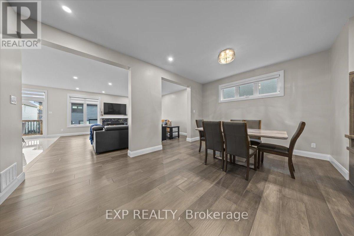 348 Abbeydale Circle, Ottawa, Ontario  K2K 0E9 - Photo 6 - X12662442