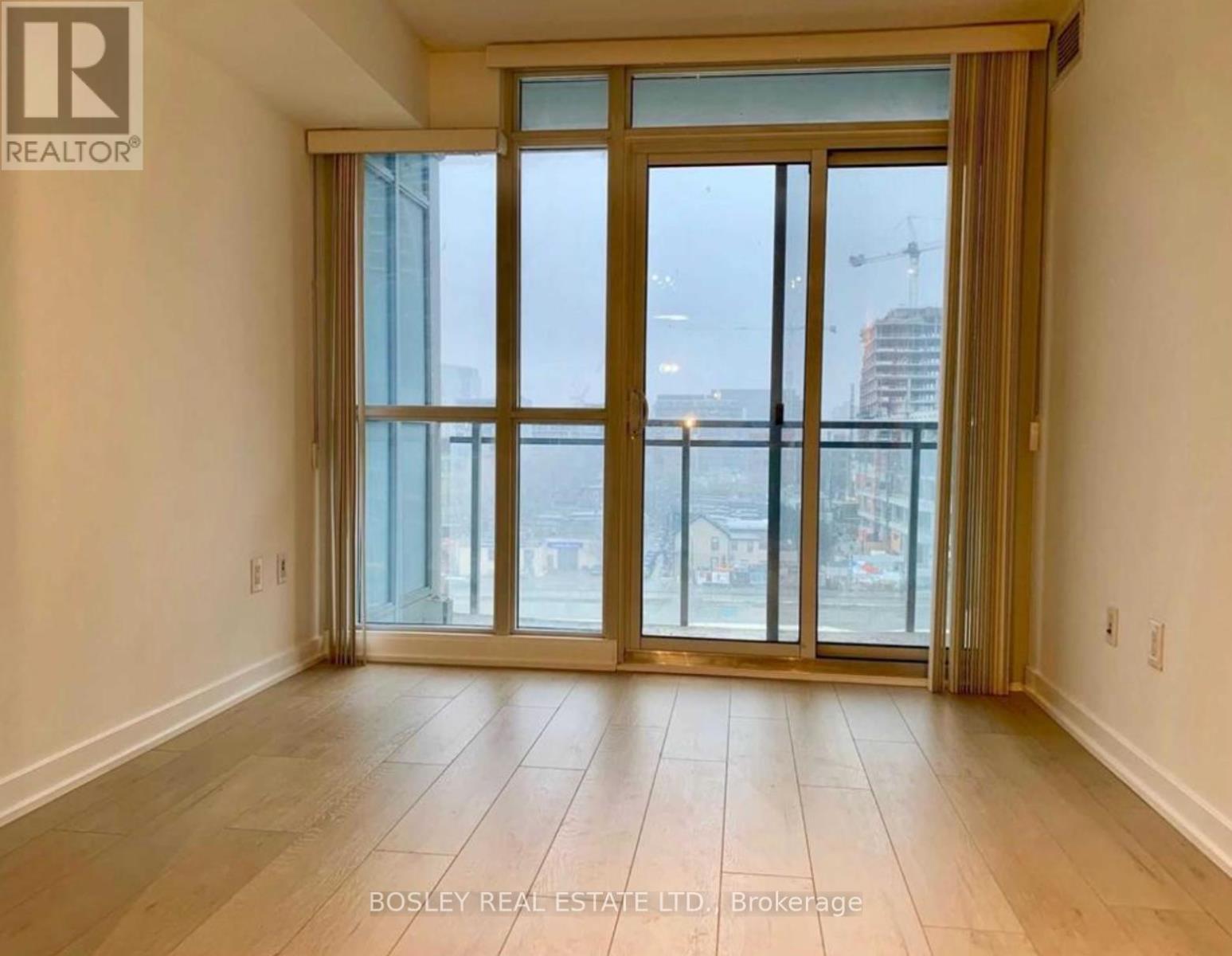 841 - 15 Iceboat Terrace, Toronto, Ontario  M5V 4A5 - Photo 4 - C12754696