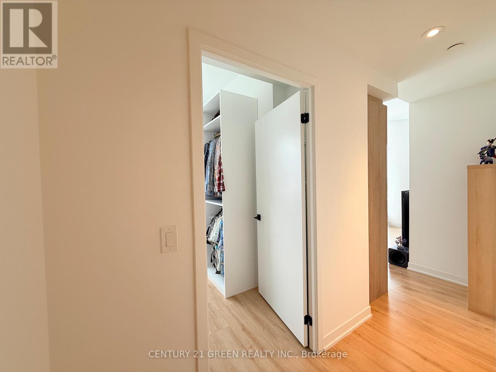 2710 - 319 Jarvis Street, Toronto (Moss Park), Ontario  M5B 0C8 - Photo 5 - C12755218