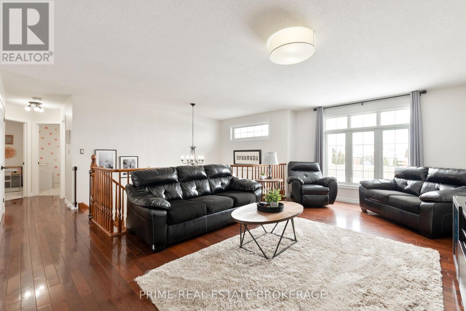 Photo 9 of 48 for 18 Watson Crescent