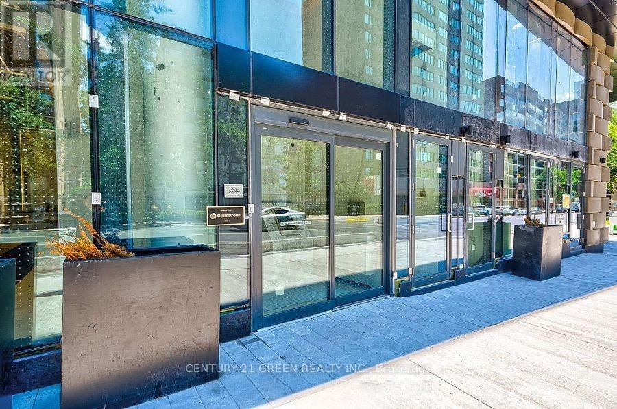 2710 - 319 Jarvis Street, Toronto (Moss Park), Ontario  M5B 0C8 - Photo 2 - C12755218