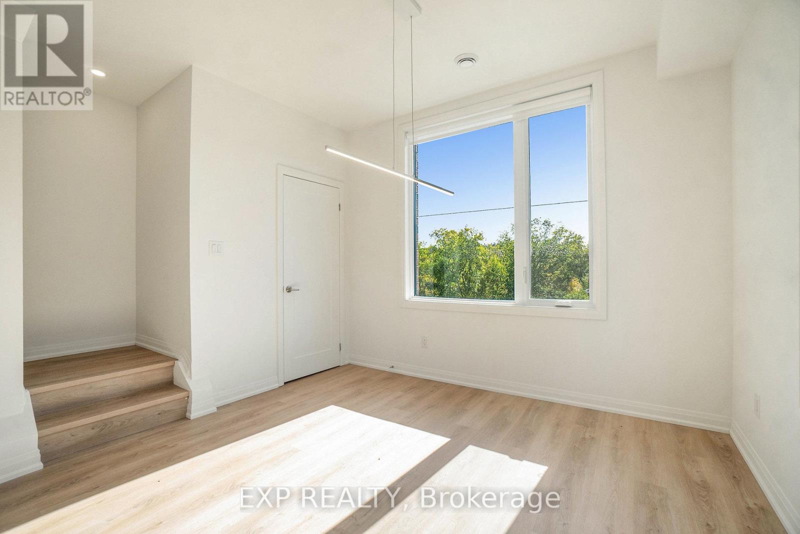 200 - 255 Castor Street, Russell, Ontario  K4R 0M2 - Photo 12 - X12753444