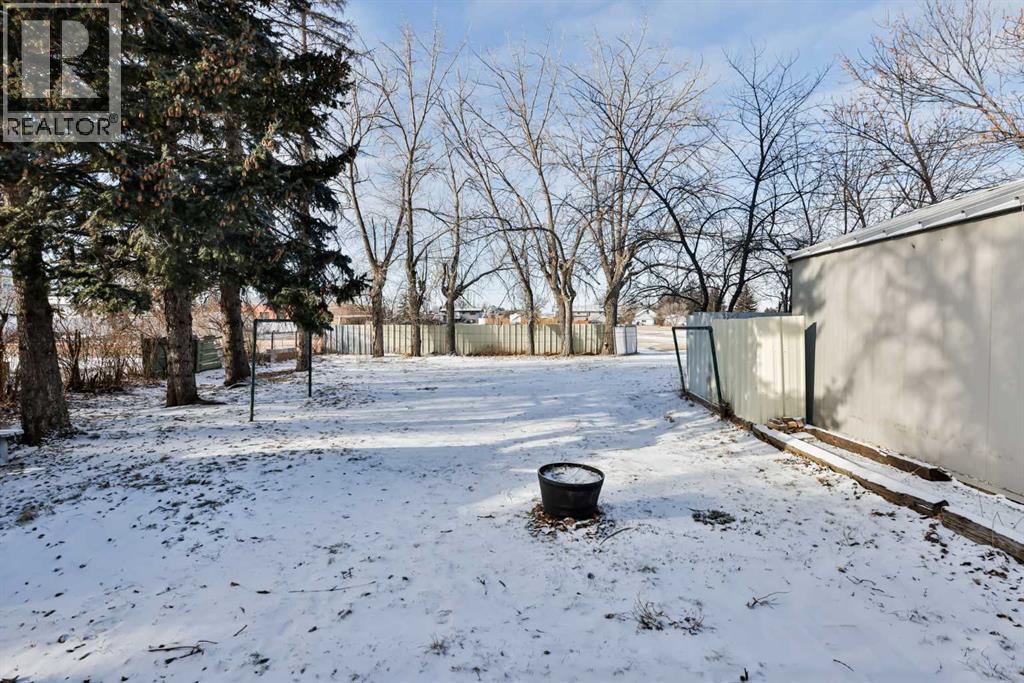 236 N 100 W, Raymond, Alberta  T0K 2S0 - Photo 5 - A2281013