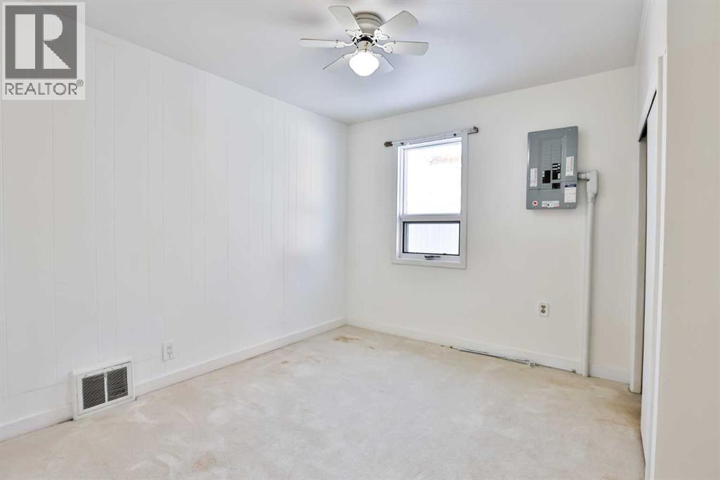 236 N 100 W, Raymond, Alberta  T0K 2S0 - Photo 15 - A2281013