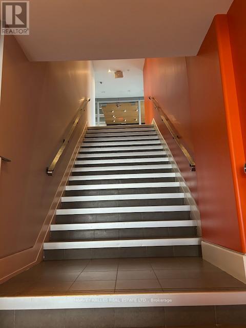 203 - 109 Vanderhoof Avenue, Toronto, Ontario  M4G 2H7 - Photo 2 - C12755718