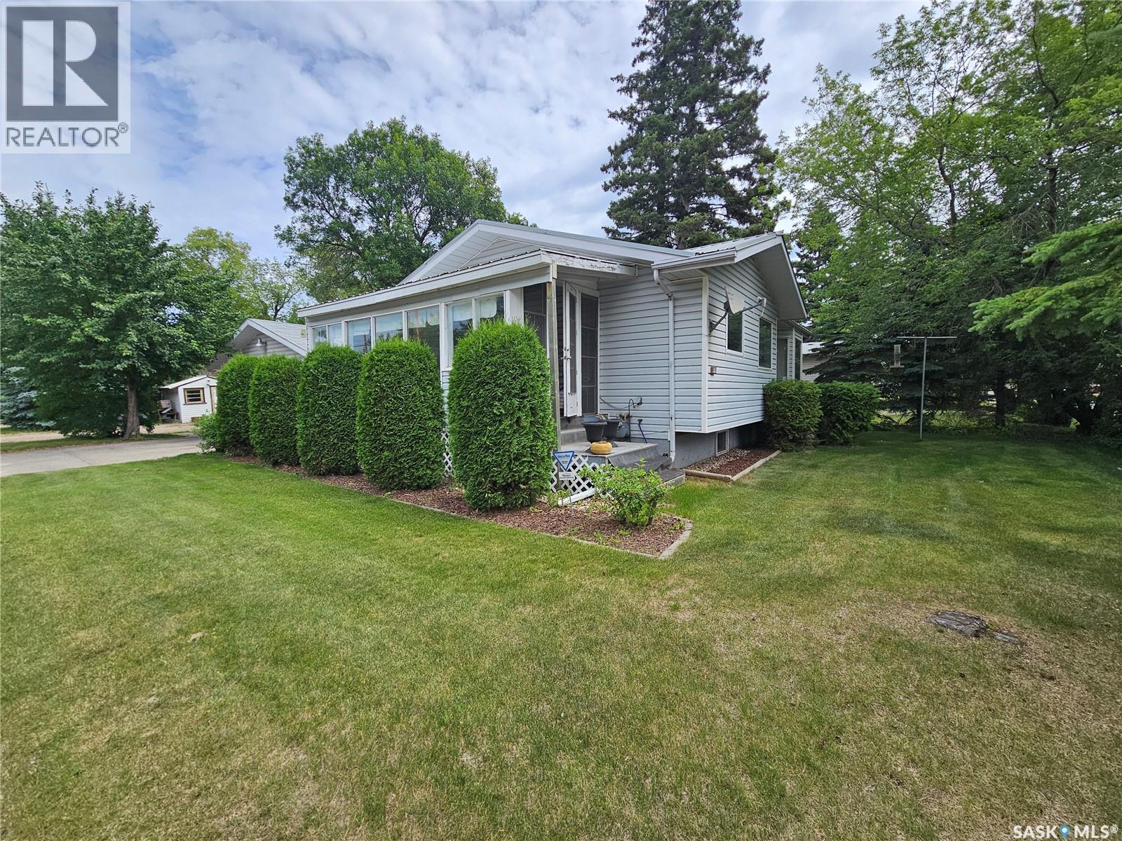 411 3rd Avenue W, Meadow Lake, Saskatchewan  S9X 1B8 - Photo 15 - SK013134