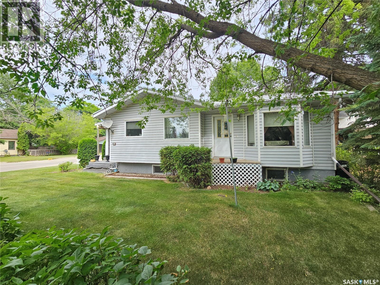 411 3rd AVENUE W, Meadow Lake, Saskatchewan
