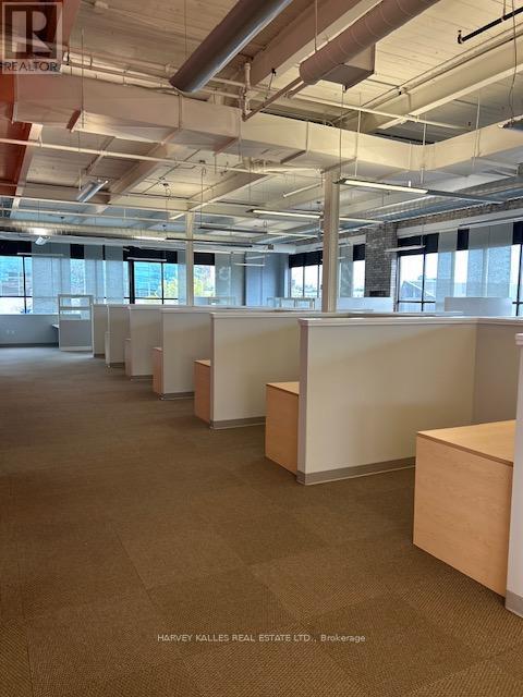 200 - 109 Vanderhoof Avenue, Toronto, Ontario  M4G 2H7 - Photo 18 - C12755772