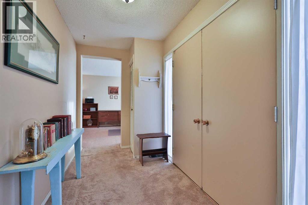 95 N 250 W, Raymond, Alberta  T0K 2S0 - Photo 9 - A2282993